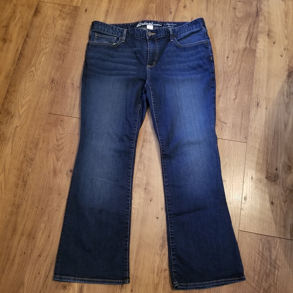 Eddie bauer slightly curvy bootcut Jean's